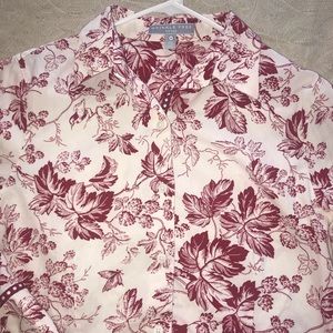 Foxcroft Fitted, floral. White & Burgundy Shirt.